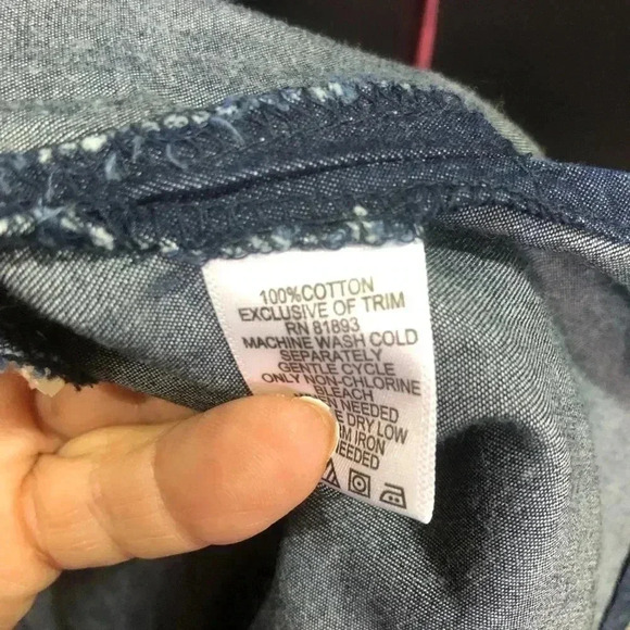 Liz Claiborne Blue Jean long length,button down,elastic tie waist,chest pockets - Picture 9 of 9